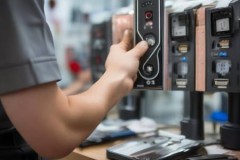 久邦指纹锁售后电话维修客服详述（云南指纹锁安装：专业服务，安全无忧）