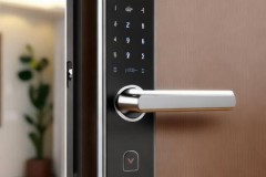 青稞智能锁服务通400平台普及♫霸王锁体智能锁：哪款更值得信赖？