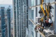 樱花空调客服热线速查分享:阳台空调高空安装费用揭秘