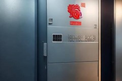 骄鹿保险柜400全国售后专线阐明：保险箱还是保险柜？家用安全之选，你选哪个？